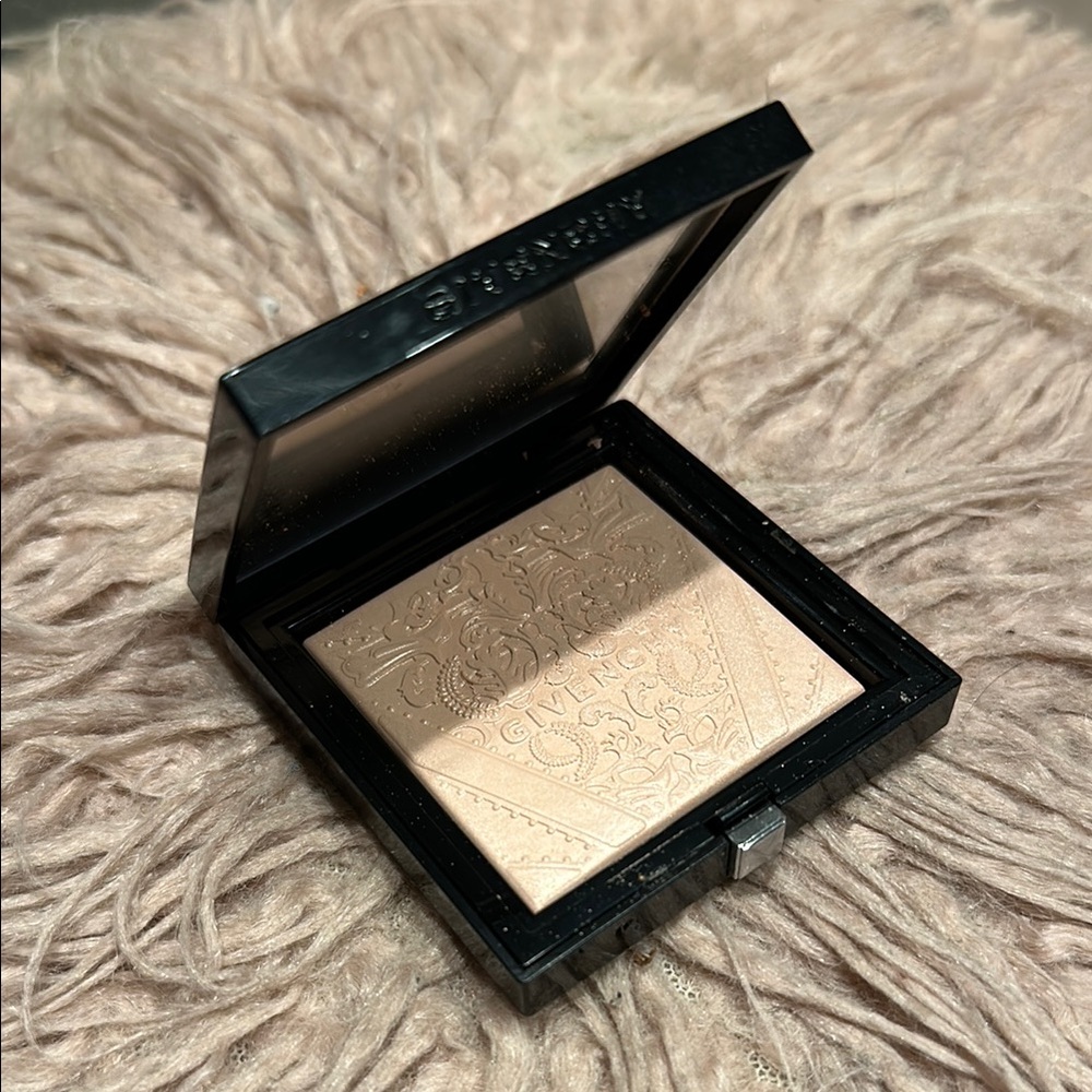 Givenchy Cream Highlighter